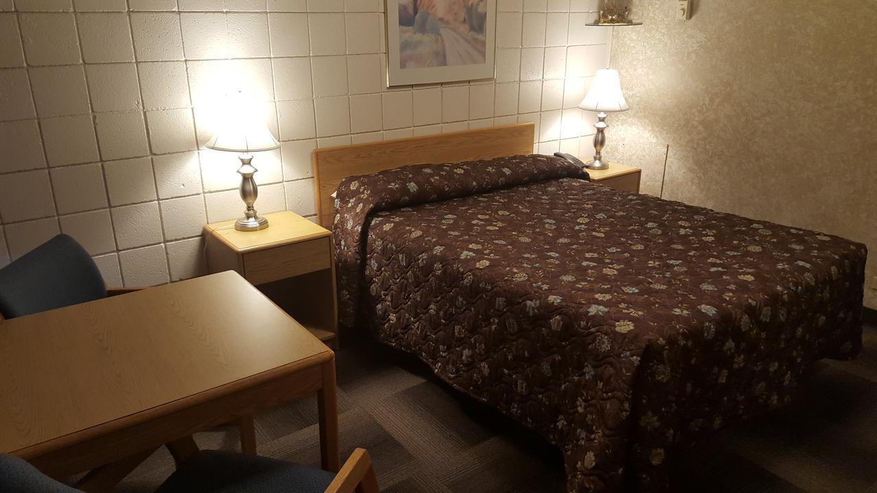 Safari Inn Motel Swift Current Exteriér fotografie